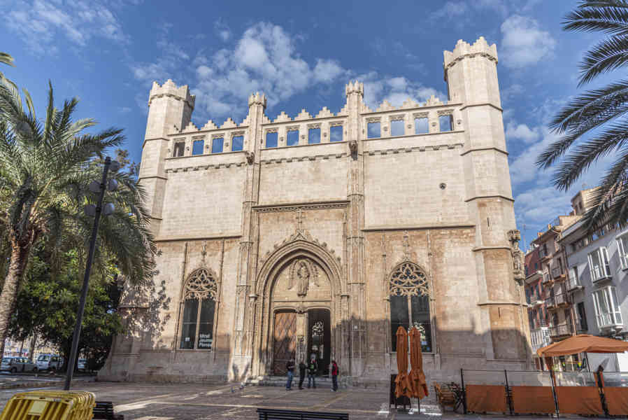 Mallorca - Palma 069 - La Llotja.jpg